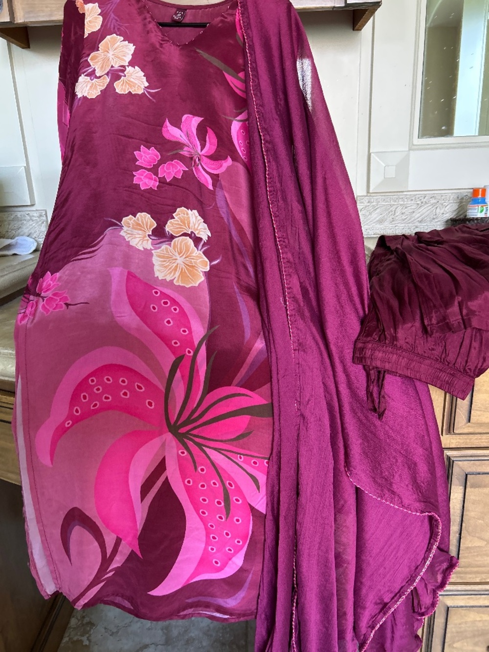 Extremely beautiful Indian Pakistani salwar kameez kurta